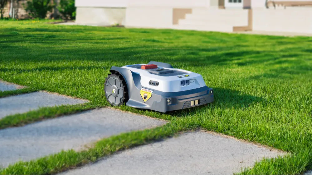 Load video: In this video, the Gartenzeile team takes an in-depth look at the new RoboUP Raccoon 2 SE, testing its features, mapping performance, and mowing results to see if it truly delivers the "best value for small lawns".
