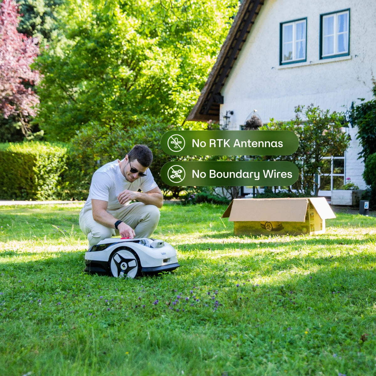 Robotgräsklippare RoboUP Raccoon 2SE i familjeträdgård